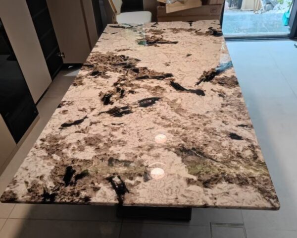 ⁦Alpinus Granite Table Top⁩ - الصورة ⁦2⁩