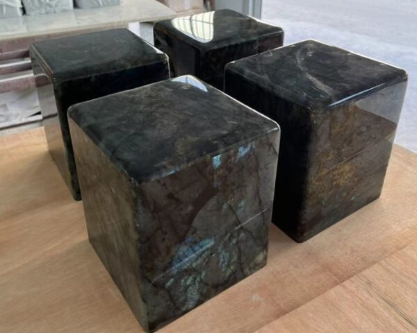Blue Lemurian Granite Table - 画像 (2)