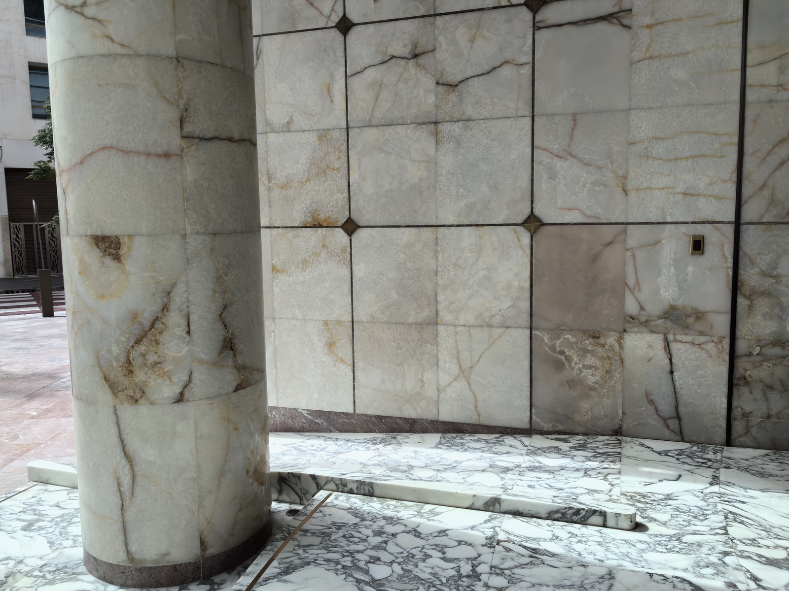 White Onyx Honeycomb Composite Panel White Onyx honeycomb composite panel showing stone facing and lightweight backing construction