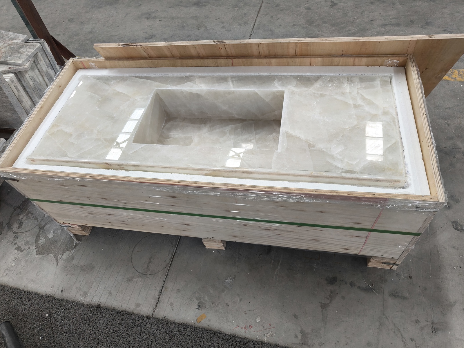 White Onyx Vanity Top Packaging White Onyx vanity top protected and prepared for reinforced export packing