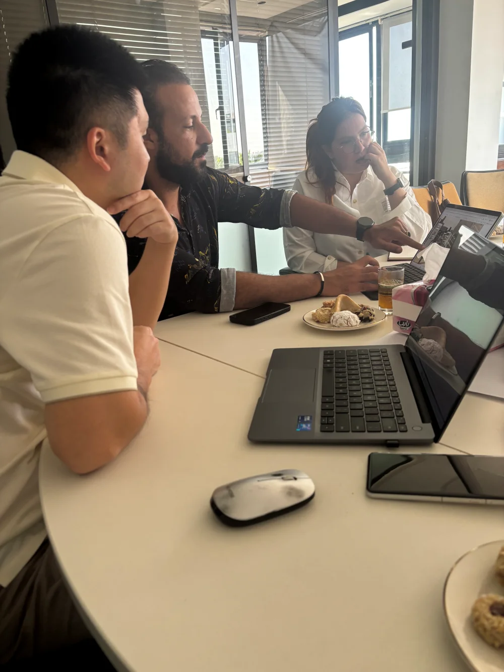 hrst-stone-local-supplier-meeting-middle-east